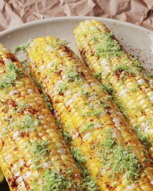 Запеченная кукуруза на углях