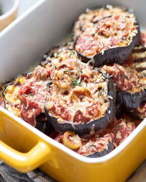 Жареные баклажаны с мясом и сыром