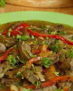 Говяжья печень по-домашнему с луком и перцем