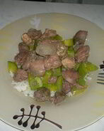 Куриная печень, грудка с кабачком, луком и белым рисом