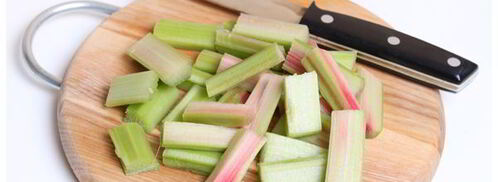 куриная печень тушеная с ревенем. Шаг 5