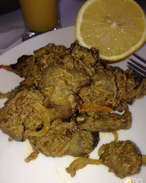 Печень куриная, тушеная с карри