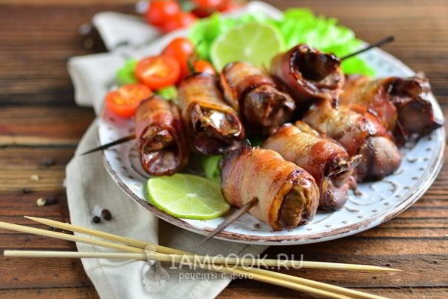 Рецепт печени в беконе на мангале