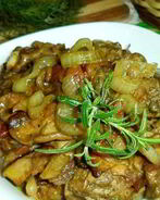 Утиная печень с грибами