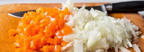 жареная куриная печень с яблоками и сладким перцем. Шаг 5