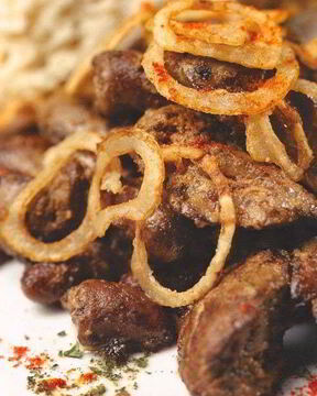 Жареная куриная печенка с луком и специями