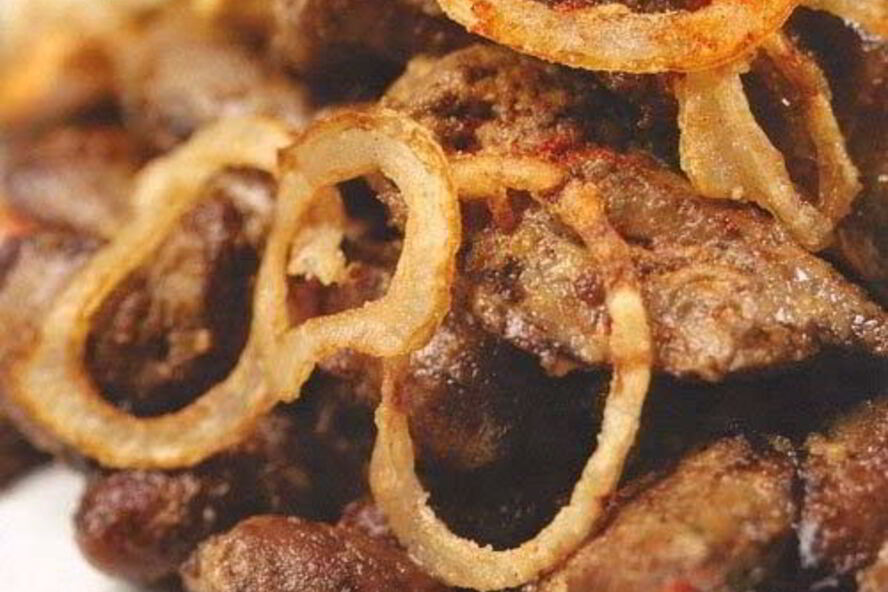 Рецепт жареной куриной печенки с луком и специями