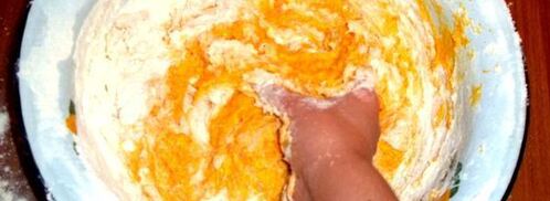 морковно-шафрановое пельменное тесто. Шаг 8