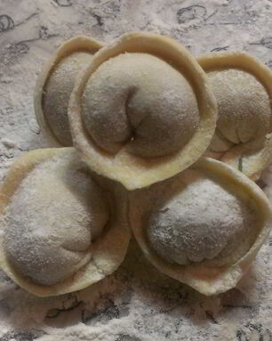 Пельмени из говядины и свинины с зеленью