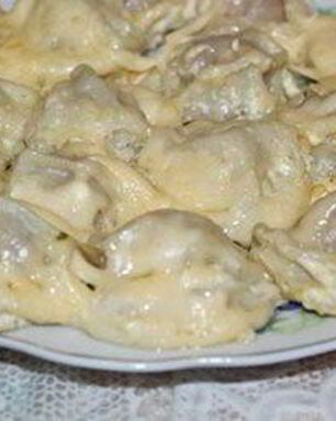 Пельмени в мультиварке с сыром