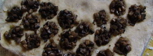 жареные пельмени с грибами из заварного теста. Шаг 3