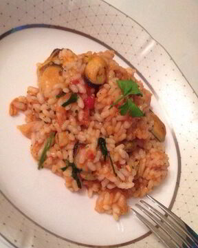 Паэлья с мидиями и креветками