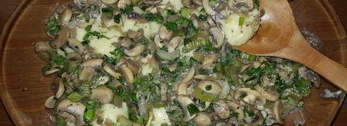 постные картофельные клецки с луком, грибами и сельдереем. Шаг 10