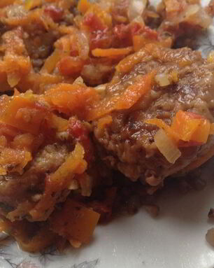 Фрикадельки с овощным рагу