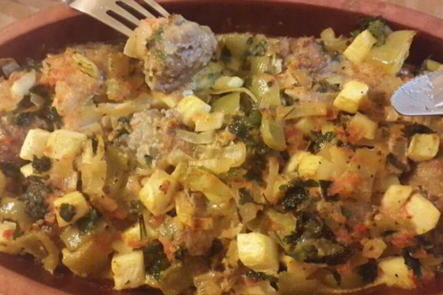 Рецепт фрикаделек, запеченных с овощным рагу