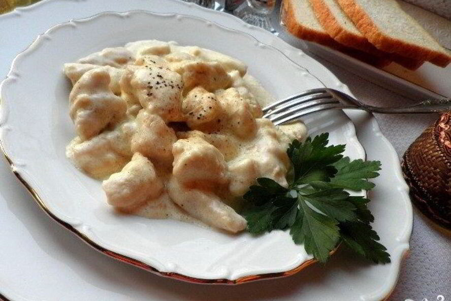 Рецепт куриного фрикасе в сливочном соусе
