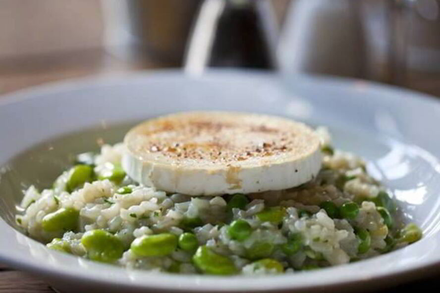 Рецепт ризотто из весенних овощей с козьим сыром