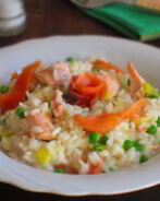 Ризотто с лососем и зеленым горошком