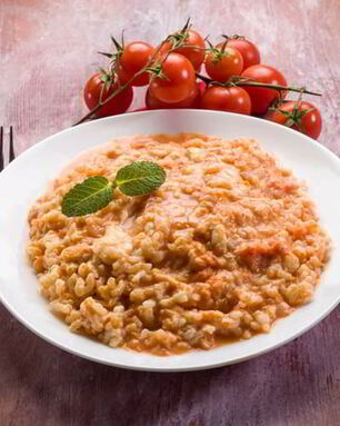 Ризотто с помидорами и моцареллой