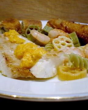 Филе палтуса с соусом из моркови и кориандра