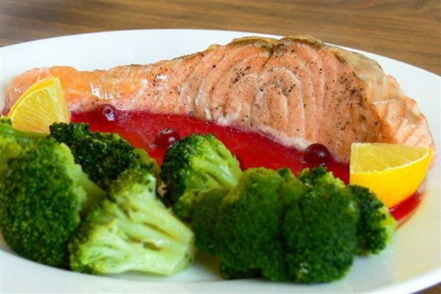 Рецепт форели на пару с клюквенным соусом