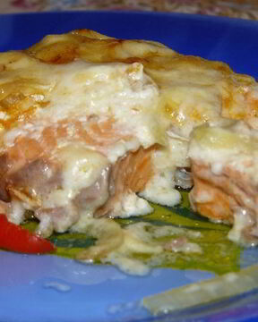 Форель со сливками в духовке