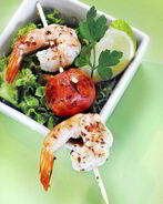 Креветки с помидорами черри на шпажках