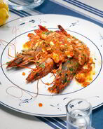 Креветки с помидорами и фетой