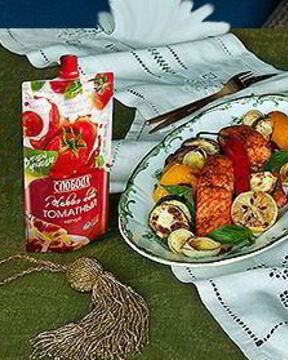 Лосось, запеченный с овощами