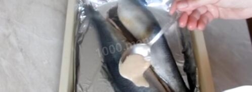 селедка в духовке запеченная в фольге. Шаг 4