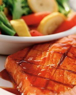 Семга в цитрусовом маринаде с овощным салатом