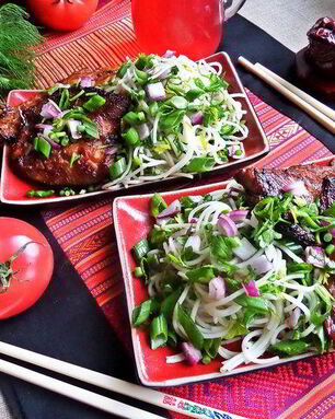 Запеченная скумбрия с японской лапшой