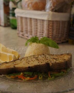 Запеченый палтус на овощной подушке