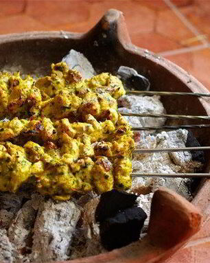 Куриные шашлыки в йогуртовом маринаде с карри