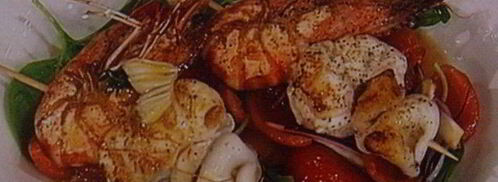 шашлык — ассорти из морепродуктов с салатом из грейпфрута. Шаг 10