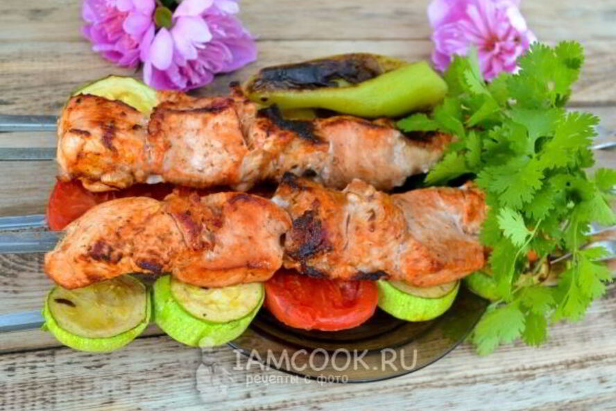 Рецепт шашлыка ассорти из свинины, курицы и овощей