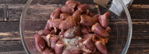 шашлык из куриных сердечек в сметане. Шаг 5