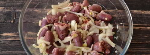 шашлык из куриных сердечек в сметане. Шаг 7