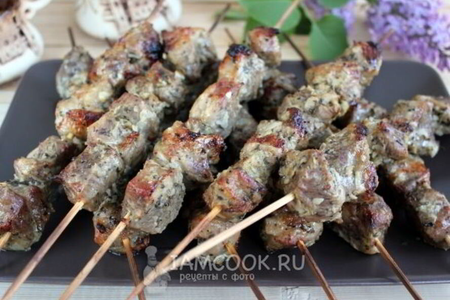 Рецепт шашлыка из свинины в духовке на противне