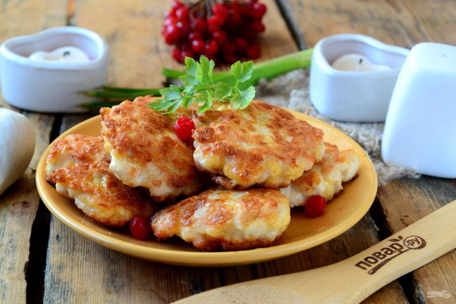 Рецепт рубленых шницелей из курицы с сыром