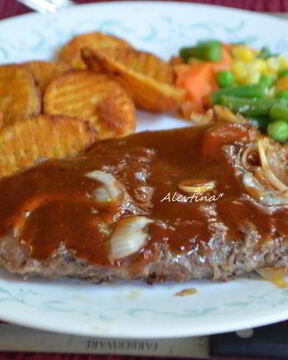 Говяжьи стейки на сковороде