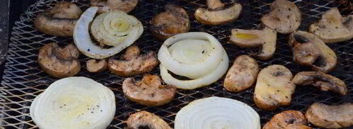 рибай стейк с грибами и луком. Шаг 3