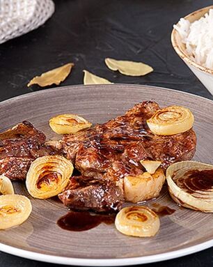 Стейк из говядины в лимонно-соевом соусе