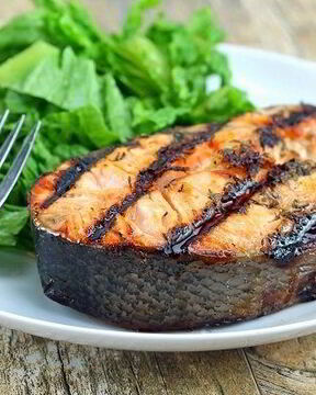 Стейк из семги на мангале