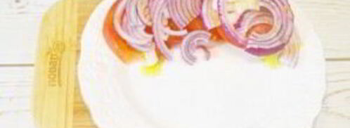 стейк с томатным салатом и сливочным шпинатом. Шаг 3