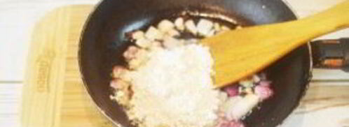 стейк с томатным салатом и сливочным шпинатом. Шаг 6