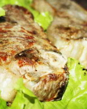 Стейки из говядины на косточке со сливочным маслом