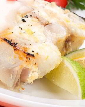 Стейки из палтуса в перце на гриле