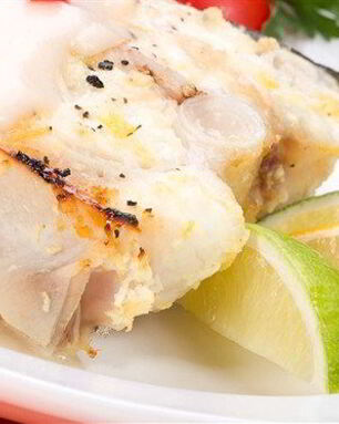 Стейки из палтуса в перце на гриле