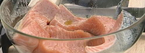 стейки из семги на гриле с чесноком и помидорами. Шаг 4